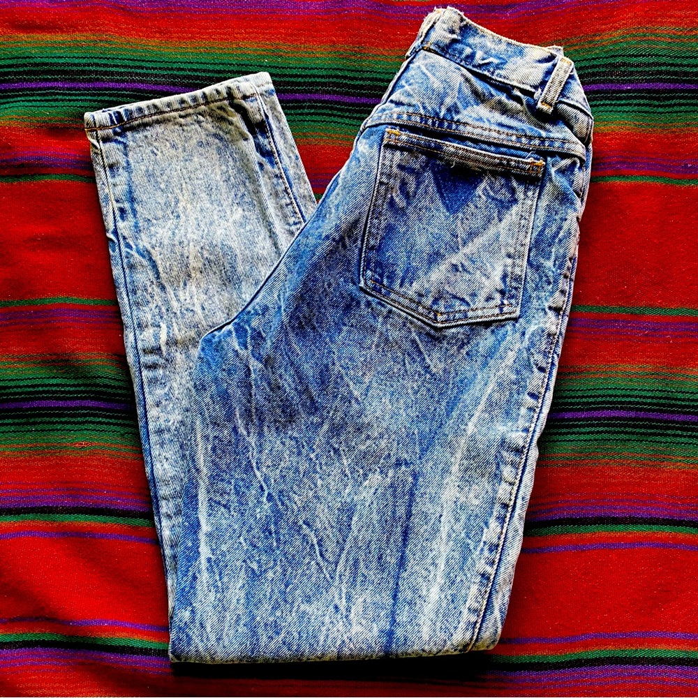 VTG 80’s Palmetto’s Blue Acid Washed Jeans! Button fly. Size 9. 5 pockets. USA.